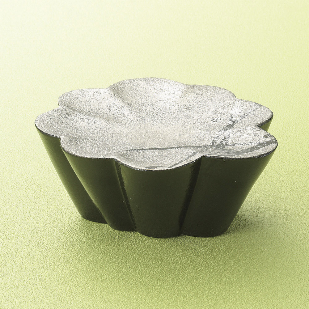 08102-148/검은 유약 플래티넘 꽃 모양 고대 접시/14.7×14.2×6㎝ (50입)/250g/일본그릇